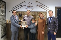 OKUL MÜDÜRÜ - Minik Batuhan'dan Kaymakam Erat'a Teşekkür Ziyareti