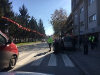 YAŞLI KADIN - Sakarya Polisinden Alkışlanacak Hareket