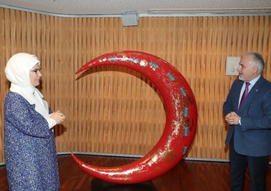 Emine Erdoğan, Cenevre'de Uluslararası Kızılhaç Ve Kızılay Müzesi'ni Ziyaret Etti