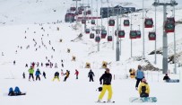 ERCIYES - Erciyes, Hafta Sonunda 50 Bin Kişiyi Ağırladı