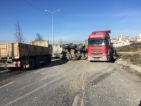 MALKOÇOĞLU - Habibler-Arnavutköy Yolunda Devrilen Tır Trafiği Kilitledi