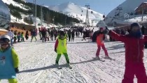 TÜRKIYE KAYAK FEDERASYONU - Kayak Merkezleri Hem Ekonominin Hem Sporcuların Göz Bebeği