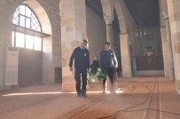 NEVRUZ - Büyükşehir'den Tarsus'taki Camilerde Kapsamlı Temizlik