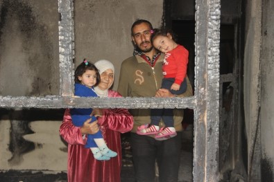 Emanet Aldığı Para Ve Altın Yangında Küle Döndü