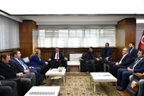 KAYSERİ ŞEKER FABRİKASI - İstikbal Mobilya Kayserispor Başkanı Berna Gözbaşı Ve Yönetim Kurulu Üyeleri Başkan Büyükkılıç'ı Ziyaret Etti