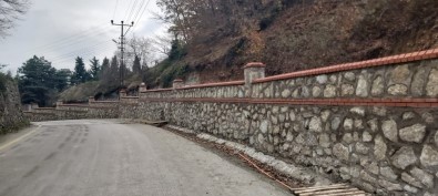 Kartepe Ve Karamürsel'de Mezarlıkların Görünümü Değişiyor