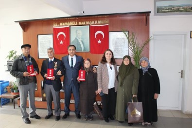 Osmaneli'nde Kıbrıs Gazilerine Madalya Ve Beratları Takdim Edildi