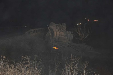 Otobüs Kamyona Arkadan Çarptı Açıklaması 10 Yaralı