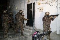 ŞAFAK VAKTI - Şafak Vakti Torbacılara Baskın Açıklaması 30 Gözaltı Kararı