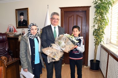 Uluslararası Göçmenler Gününde Vali Aykut Pekmez'e Ziyaret