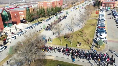 Üniversite Öğrencileri Kadına Şiddeti Protesto Etti