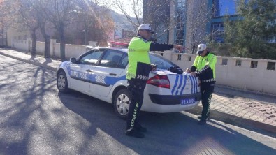 Gercüş'te Trafik Polisi, Eşine Ceza Kesti