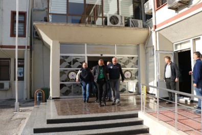 Kasa Hırsızlarından Gazetecilere İlginç Çıkış Açıklaması 'Beraber Mi Yaptık?'