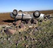 Kontrolünü Kaybeden Araç Yoldan Çıkıp Takla Attı Açıklaması 2 Yaralı