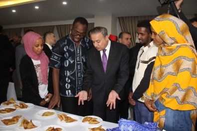 Mersin'de Yaşayan Yabancılar, Uluslararası Göçmenler Gününde Buluştu