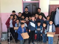 SOSYAL SORUMLULUK PROJESİ - Öğrencileri Tıraş Edip Bot Hediye Etti