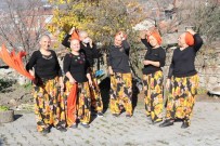 KANSER TEŞHİSİ - (Özel) Köylü Kadınlar, Kanserle Savaşan Arkadaşlarına Destek İçin Saçlarını Kazıttı