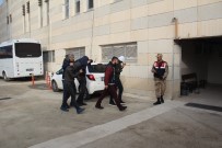 METAMFETAMİN - Polisin 'Şok' Uygulamasından Kaçarken Uyuşturucu Atan 3 Şüpheli Yakalandı