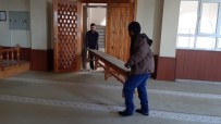 CAİZ - Şanlıurfa'daki Camilerde Tabure Ve Sandalyeler Kaldırılıyor