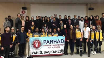 Van YYÜ'de 'Paramediklerin Mesleki Gelişim' Konulu Panel