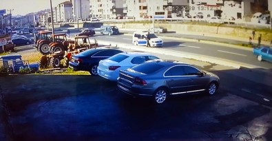 Zonguldak'ta Otomobil Yayalara Çarpıp Karşı Şeride Geçti Açıklaması 3 Yaralı