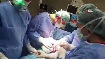 KADIN HASTA - Ağrı Şikayetiyle Hastaneye Giden Kadının Karnından 4 Kilogram Kitle Çıktı