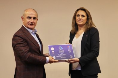 Başkan Akgün, Şampiyonları Tebrik Etti