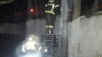 YANGINA MÜDAHALE - Burhaniye'de Baca Yangını Evi Kul Etti