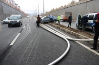 SAĞANAK YAĞMUR - Diyarbakır'da Sağanak Yağmur Kazaya Neden Oldu Açıklaması 2 Yaralı