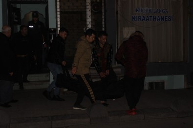 Fatih'te Ölü Bulunan İranlı Şahsın Cesedi Adli Tıpa Kaldırıldı