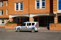 POLİS İMDAT - Iraklı Aile, Evden Para Alan Çocuklarının Ellerini Kızgın Bıçakla Dağladı