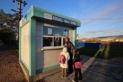 Kocaeli'de Vatandaşa Ucuz Ekmek Ulaştırmak İçin 'Halk Ekmek' Satışı Başladı