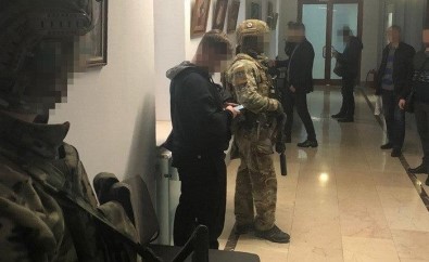 Türklerin Mağduriyet Yaşadığı Odessa Havaalanı'na Yolsuzluk Operasyonu