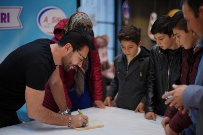 Uğur Arslan, Nevşehir'de Kitap Fuarına Katıldı