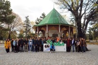 ERMENİ KİLİSESİ - Üniversiteli Öğrenciler Akşehir'i Gezdi