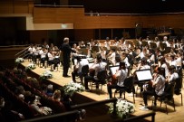GÜRER AYKAL - Yorglass Barış Çocuk Senfoni Orkestrası Genç Piyanist Can Çakmur'a Eşlik Etti