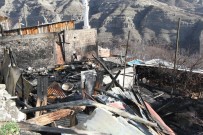 Erzurum'daki Köy Yangınında 10 Ev, 2 Ahır Kullanılamaz Hale Geldi Haberi