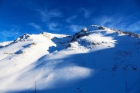 VAN YÜZÜNCÜ YıL ÜNIVERSITESI - Milyonların kaderi bu dağlara yağan kara bağlı