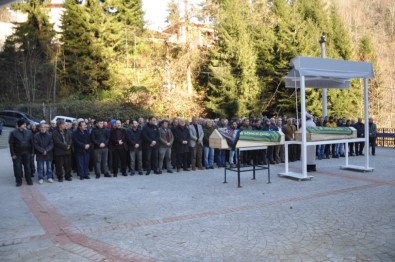 Rize'de Daha Önce Kesilmiş Ağacın Altında Kalarak Hayatının Kaybeden Çift Son Yolculuğunu Uğurlandı