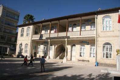 Türkiye'nin Eğitime Devam Eden En Eski Okulu Restore Edilecek