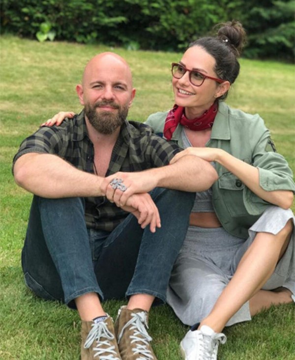 İzzet Özilhan’dan Yasemin Özilhan’a destek