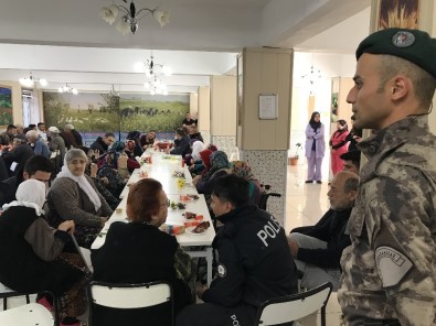 Afyon Emniyeti'nden Huzurevine Duygulandıran Operasyon