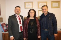 AMELIYAT - Beyin Kanaması Geçirdi, Ölüm Ve Felç Riski İle Hastaneye Geldi, Yürüyerek Evine Gitti