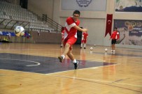 NIHAT ÖZDEMIR - Down Sendromlular Futsal Milli Takımı Alanya'da Hazırlıklarını Sürdürüyor