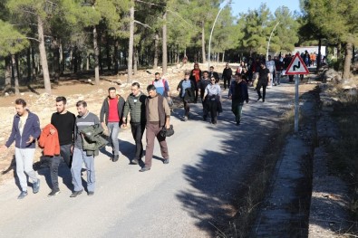 Karaköprü'de Öğretmenler Doğa Ve Sağlık İçin Yürüdü