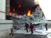 ARSLANBEY - Kocaeli'de Atık Fabrikasının Depo Kısmı Alev Alev Yandı