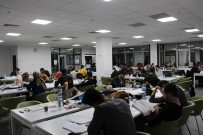 AKTÜEL - Kütüphanede Ders Çalışan Öğrencilere Sıcak Çorba İkramı