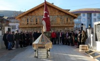 BAYBURT ÜNİVERSİTESİ - Polis Ve Üniversite Öğrencilerinden Yukarı Kırzı Köyüne Ziyaret