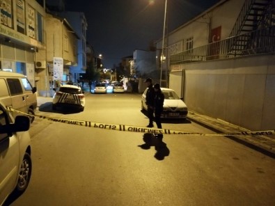 Ümraniye'de Silahlı Sürücü Kendisini Durdurmak İsteyen Polise Ateş Açtı