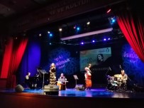 ÜSKÜDAR BELEDİYESİ - Üsküdar'da Yaprak Sayar Rüzgarı Esti